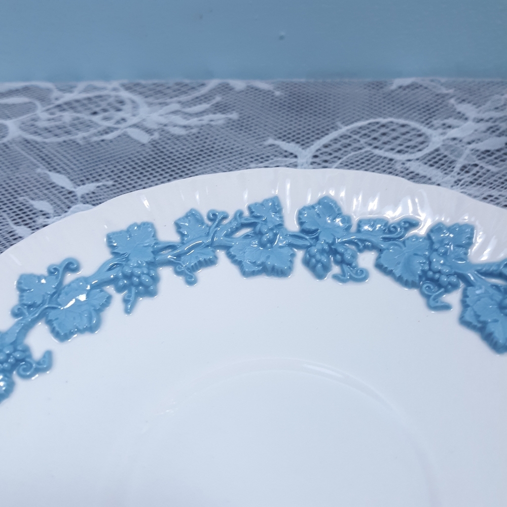 Wedgwood Queensware Lilac Blue Cream Seashell Edge Embossed Grapes Teacup Saucer - Picture 8 of 15